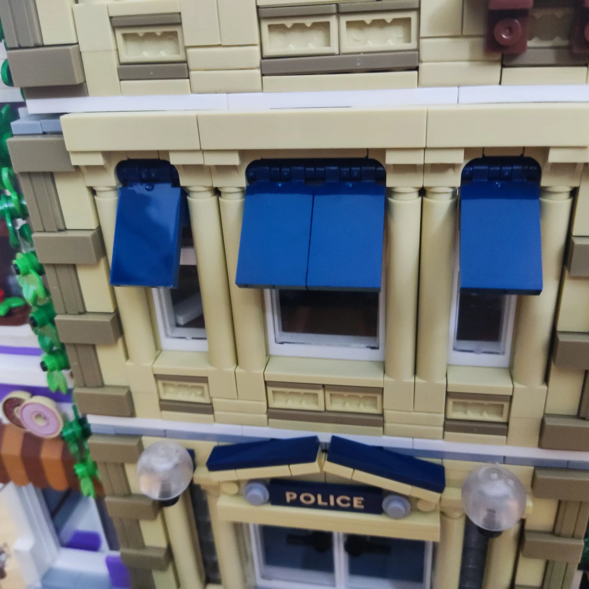 Creative Expert Street View Police Station Building Blocks Pet Store Model Assembly Sets Desk Decor Bricks Toys Gift For Adults